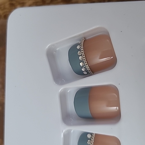 French Tip Rhinestone Press On Nails - Picture 16 of 17